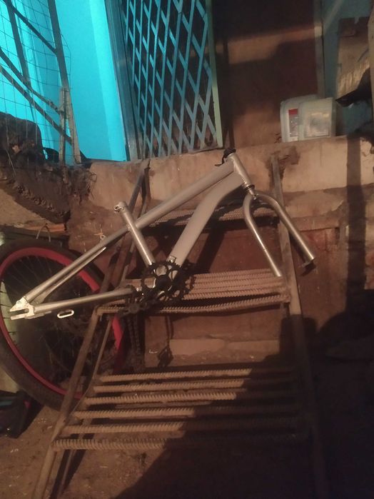 Рама детского велосипеда с цепью и руль