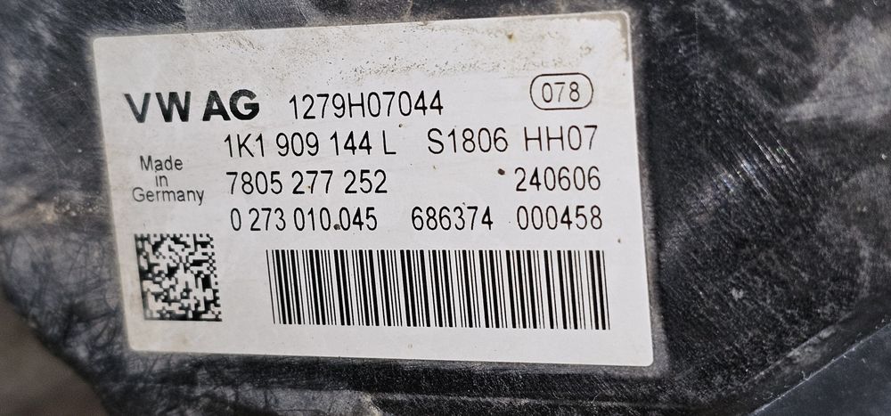 Casetă Passat B6/Golf 6/Touran/Audi A3/Seat/Octavia 2 cu  4 PRINDERI
