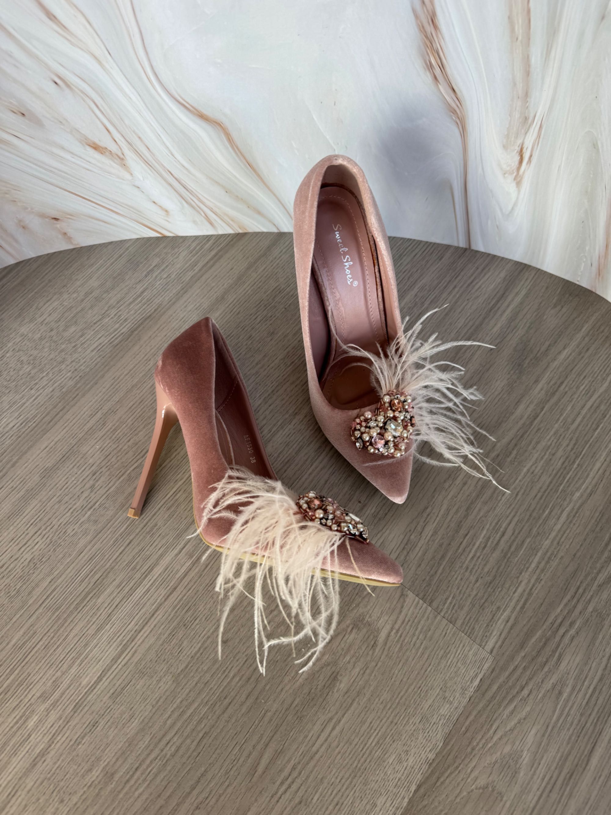 Pantofi de catifea roz cu detaliu de pene si pietre roz, mar.38