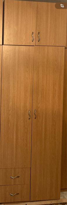 Vand dresing foarte spatios si bine intretinut