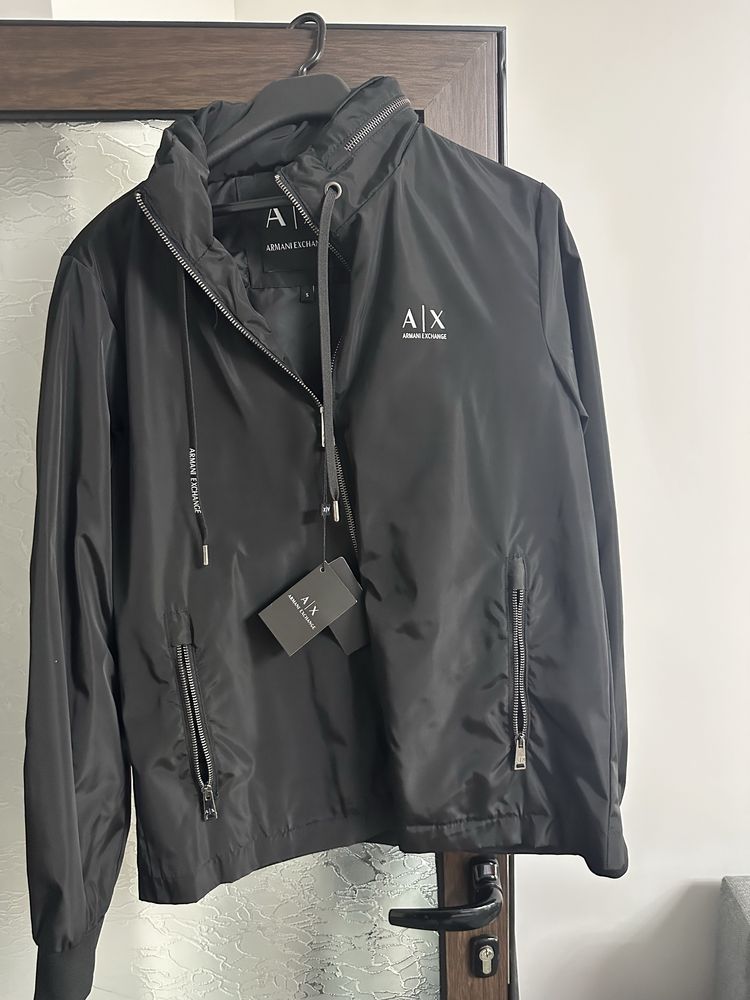 Armani Exchange-чисто ново с етикет