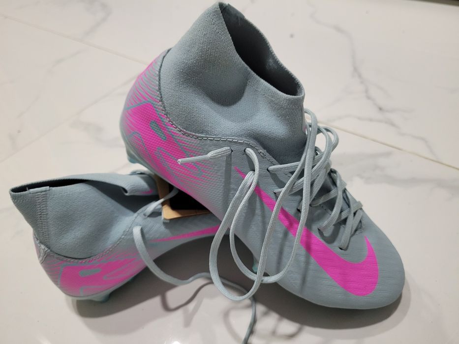 Crampoane Nike gri
