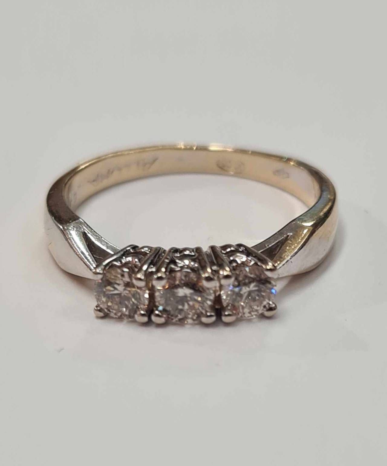Inel din aur alb 18k, cu diamante naturale, IAU716