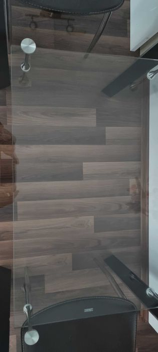 Masa cu blat de sticla