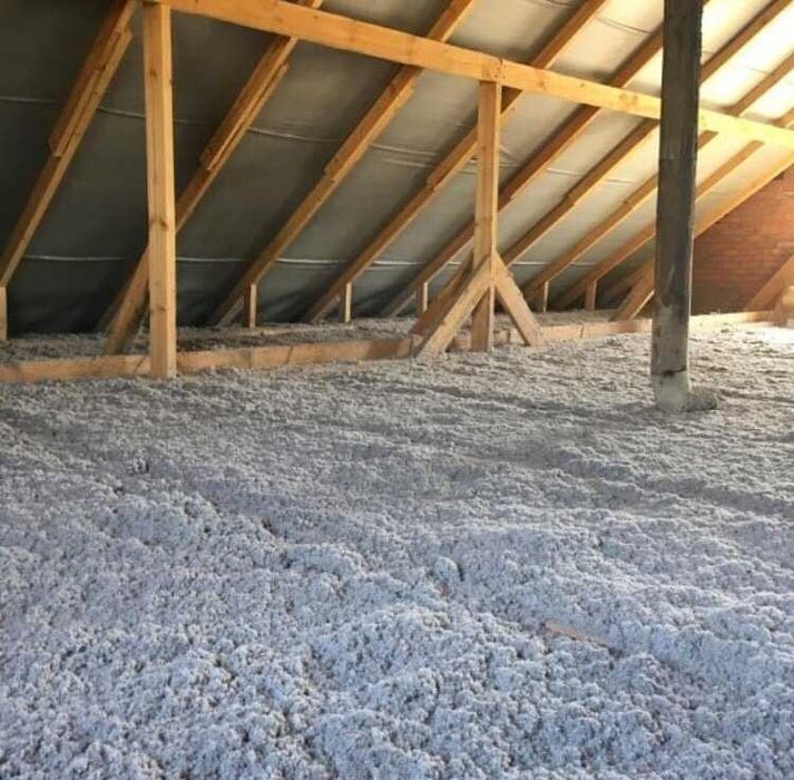 Акция кв/м 1650т.15 см толщина. Утепление крыши Эковатой.