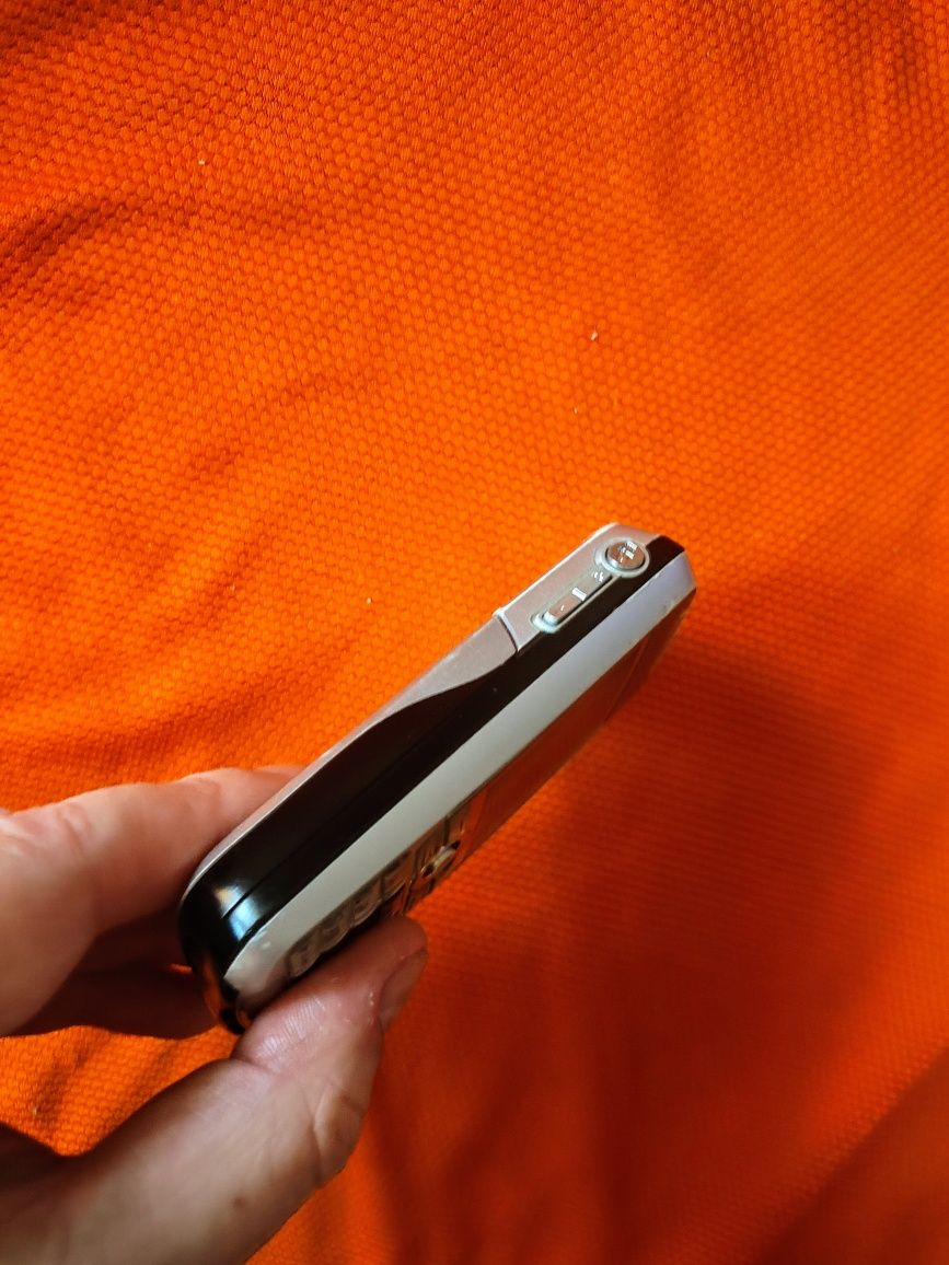 Sony Ericsson k700i Cybershot+ încărcător sigilat ( decodat)