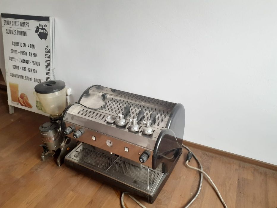 Espressor profesional de cafea Futurmat plus rasnita cu contorizare