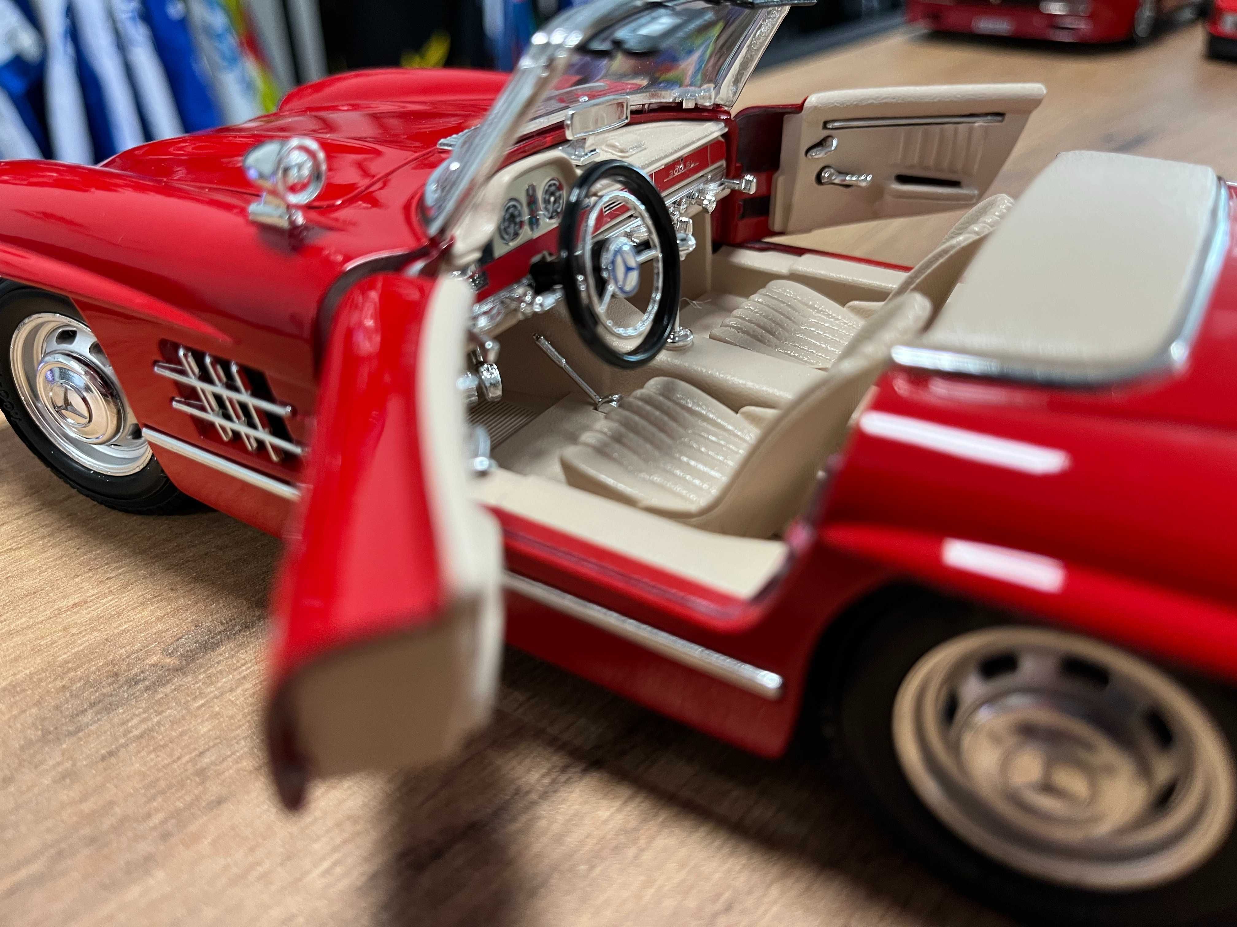 Чисто нов  метален колекционерски модел количка MERCEDES 300SL 1:18r