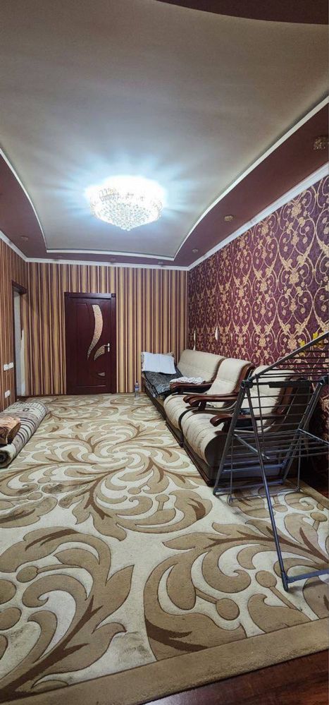 Срочно продается 2в3 комнатная квартира Юнусабад-11 ор.Мега Планет
