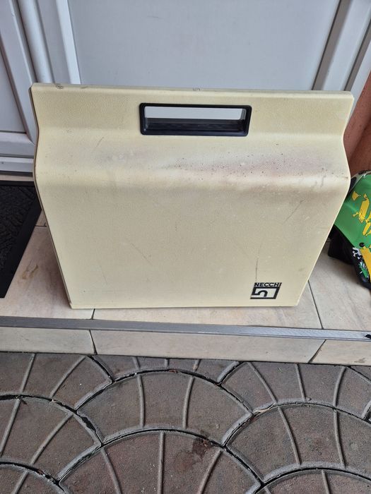 Masina de cusut necchi