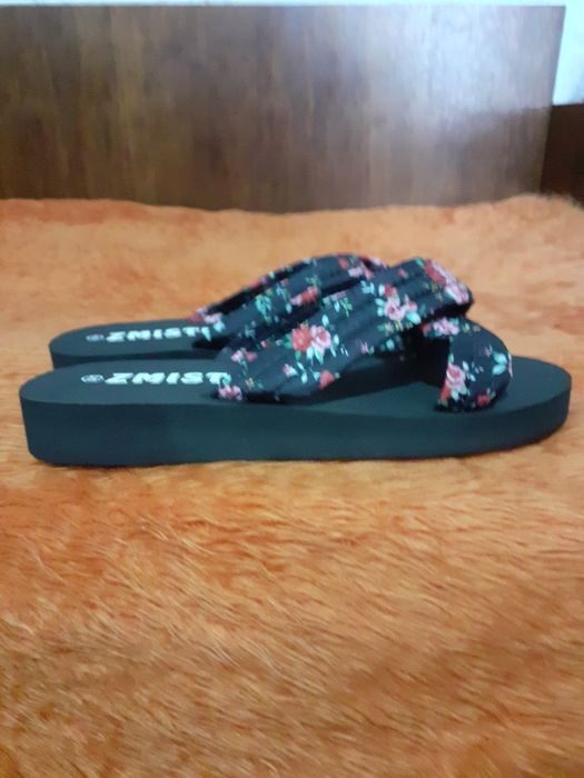 Дамски чехли летни.