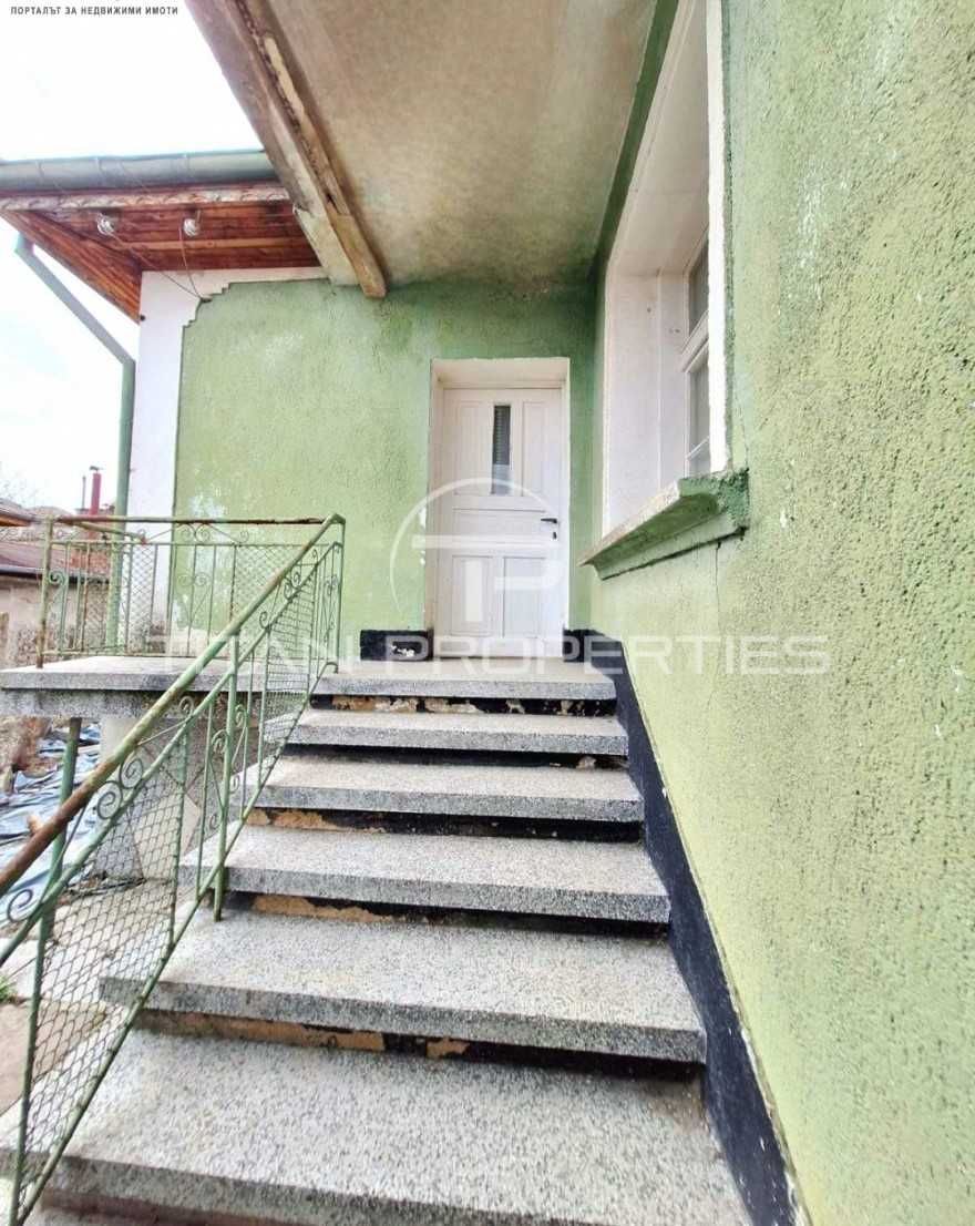 Едноетажна къща Старосел