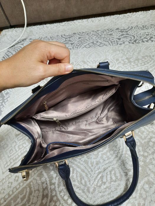 Продам женскую кожаную сумку