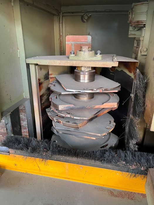 Utilaje tâmplărie geamuri și uși cu tot cu freze