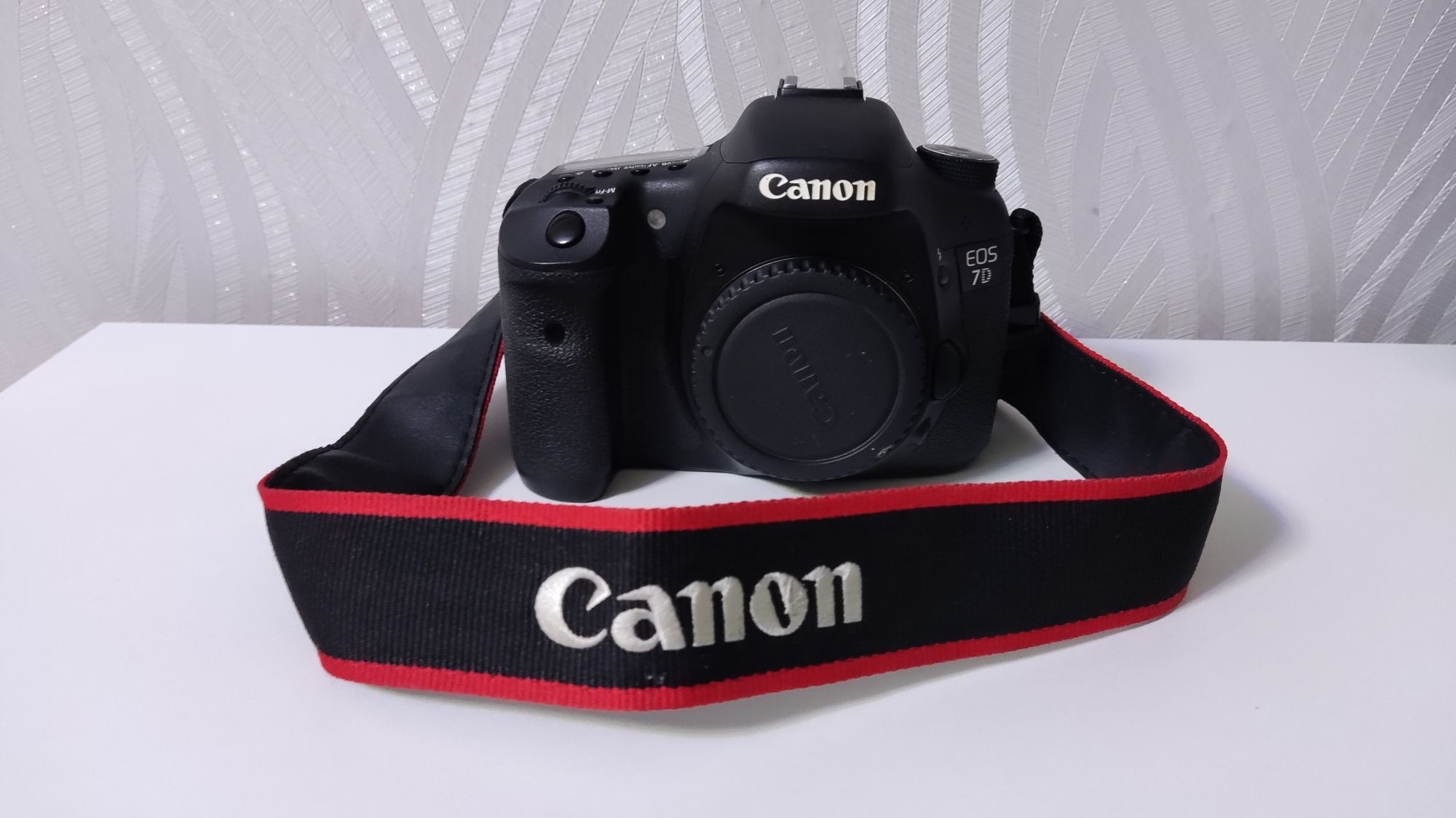 Продам Canon EOS 7D BODY