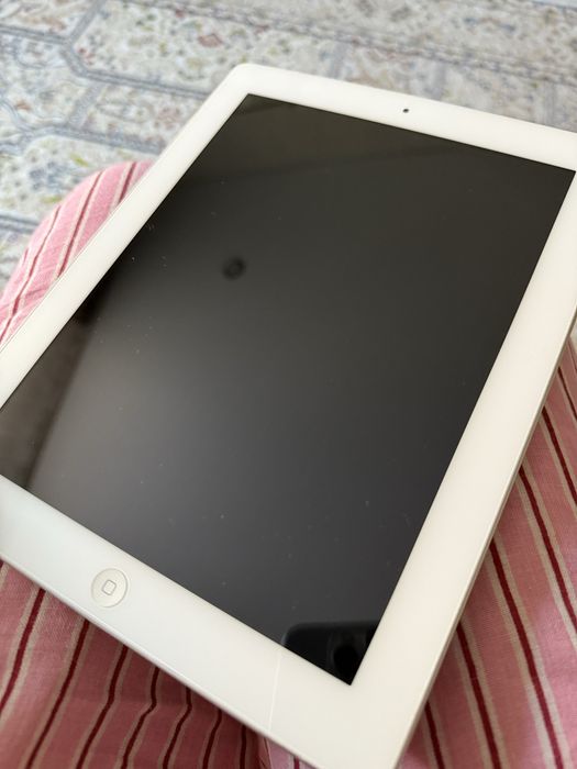 Продам Apple ipad , 2 поколения