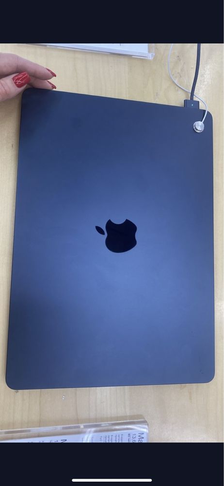 Продам новый MacBookAir M2