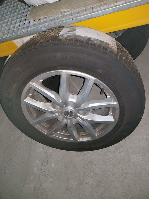 Roti Touareg 18 cauciucuri de iarna