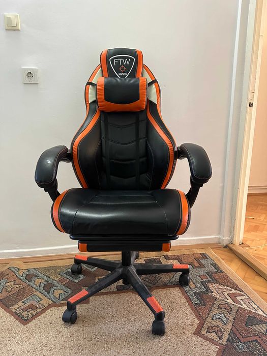 Scaun gaming FTW din Jysk, imitație piele negru/portocaliu