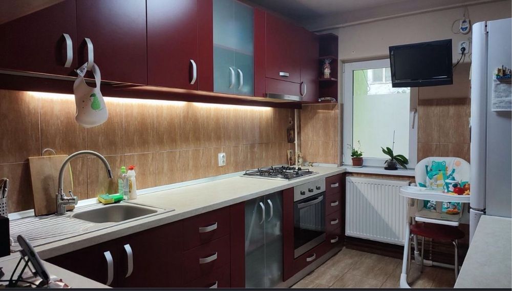 Dacia, apartament 3C D , 2 bai, subsol iz. + loc parc.+ instalatii noi