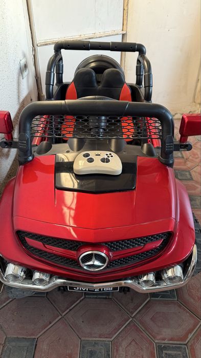 Детская электромашина с пультом управления