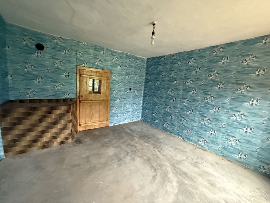 Голяма ремонтирана къща на 37 км от Морският бряг!