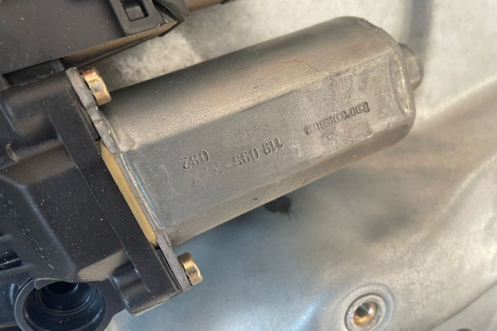 Motoras macara geam spate stanga 3B5 839 755C 08 Volkswagen VW Passat