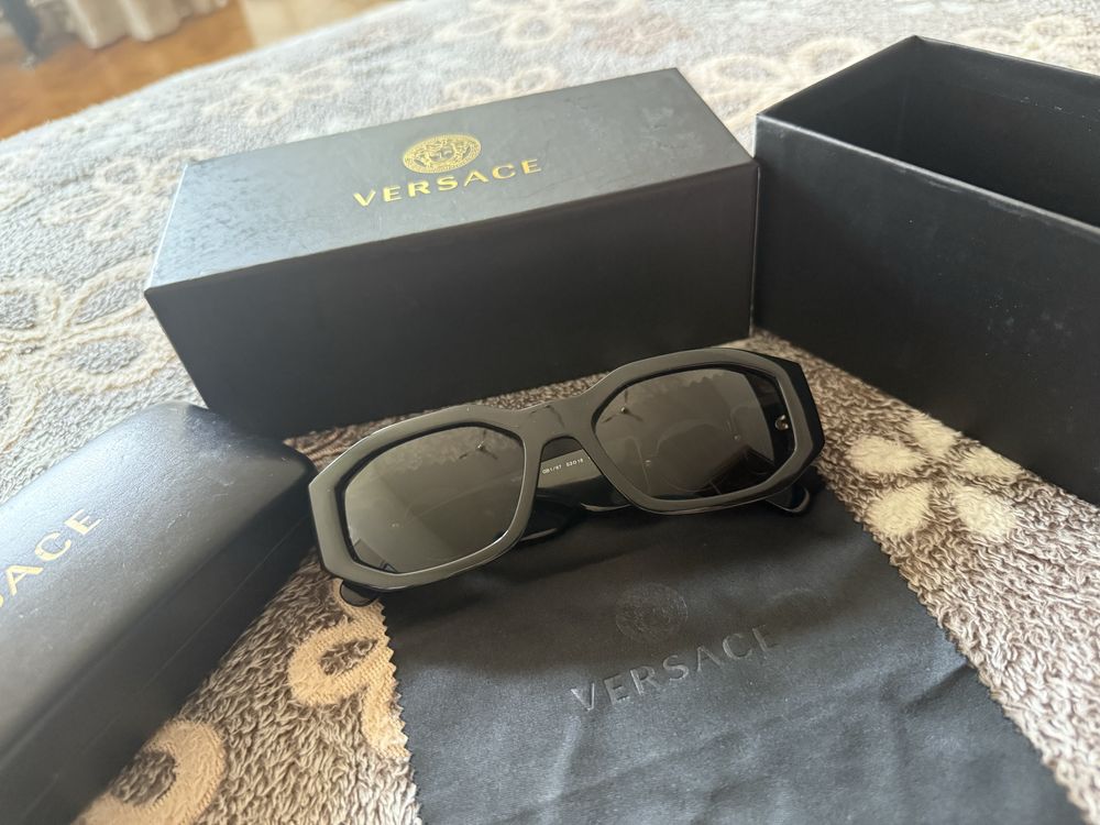 Слънчеви очила Versace VE4361-GB1/87