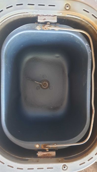 Продавам Хлебопекарна MOULINEX с 1 бъркалка и 12 програми!