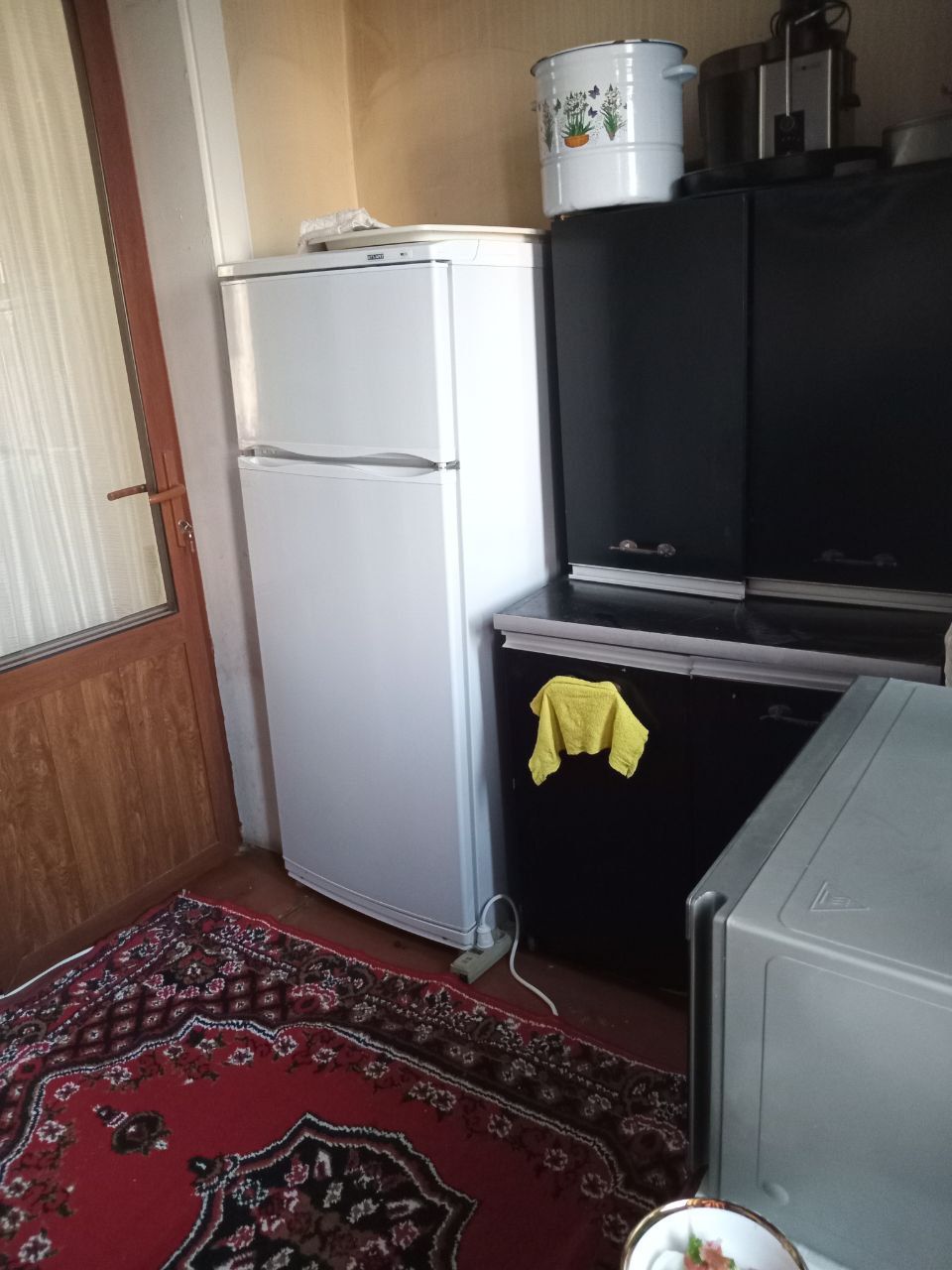 Sheriklikga oqiydigan va ishliydigan o'g'il bolalarni qoyamiz