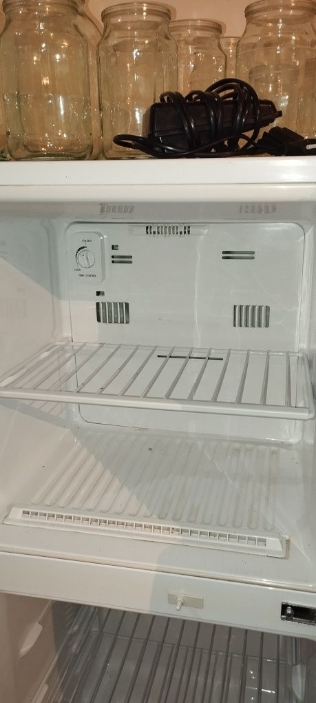 Продаётся холодильник LG.