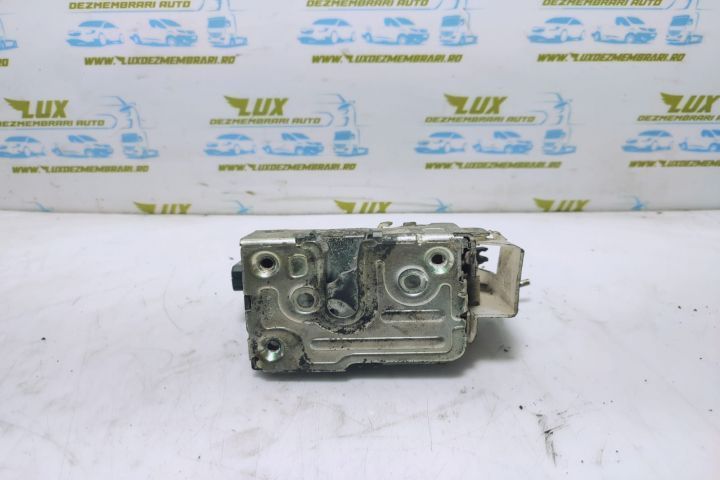 Broasca incuietoare usa dreapta spate Renault Symbol 2  [din 2008 pana  2012] seria