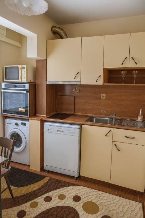 Дава се под наем Двустаен апартамент в Варна, Базар Левски - 63 кв.м за 448.8 € - Снимка #1