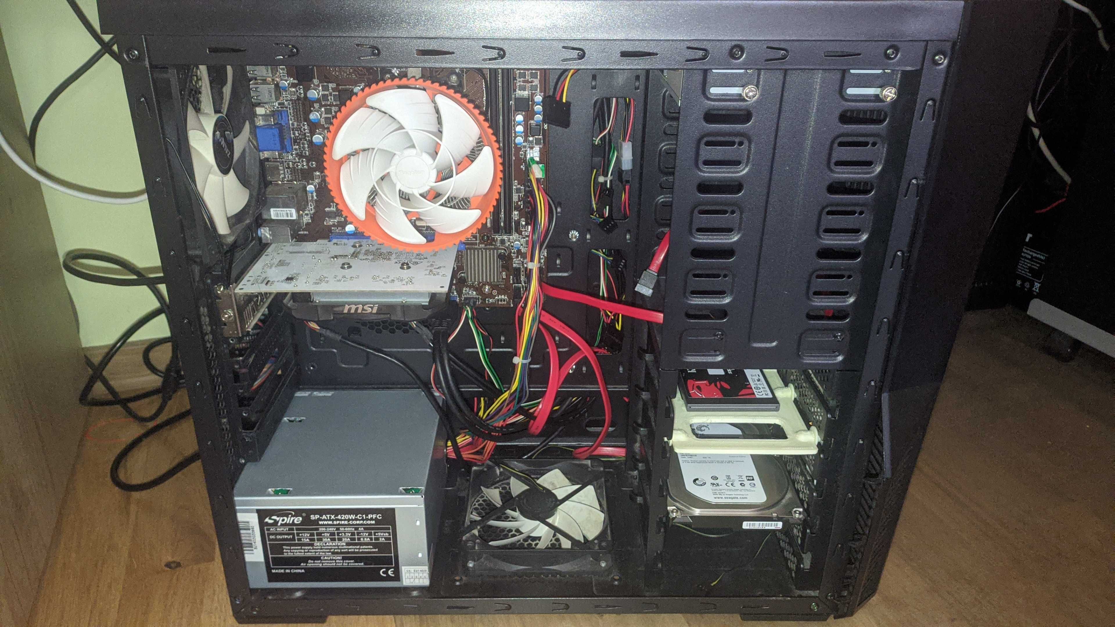 Vand unitate PC AMD + Monitor
