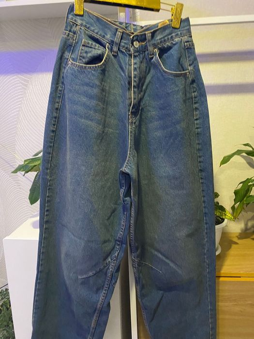 Продам новые женские джинсы