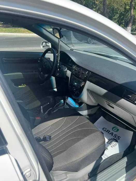 Продаю автомат  Lacetti 2011 г.