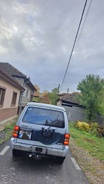 Vând mitsubishi pajero 2.8