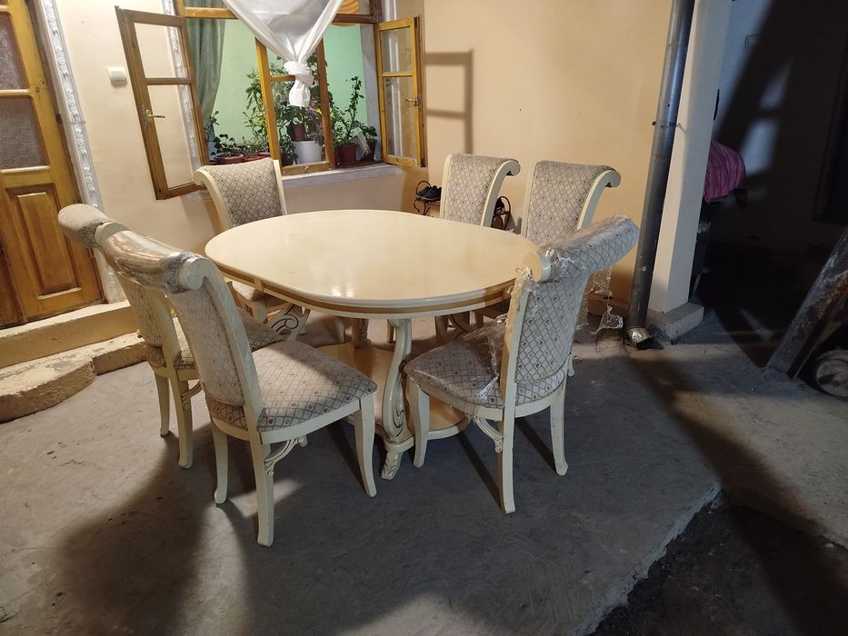 Komplekt stol va stullar