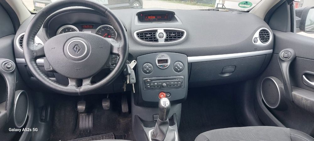 Renault Clio an 2010 benzina 13,cm cu turbina climatronic fuctional.
