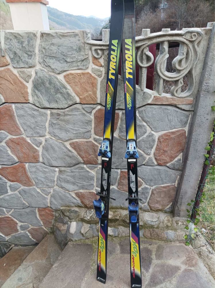 Продавам ски TYROLIA
