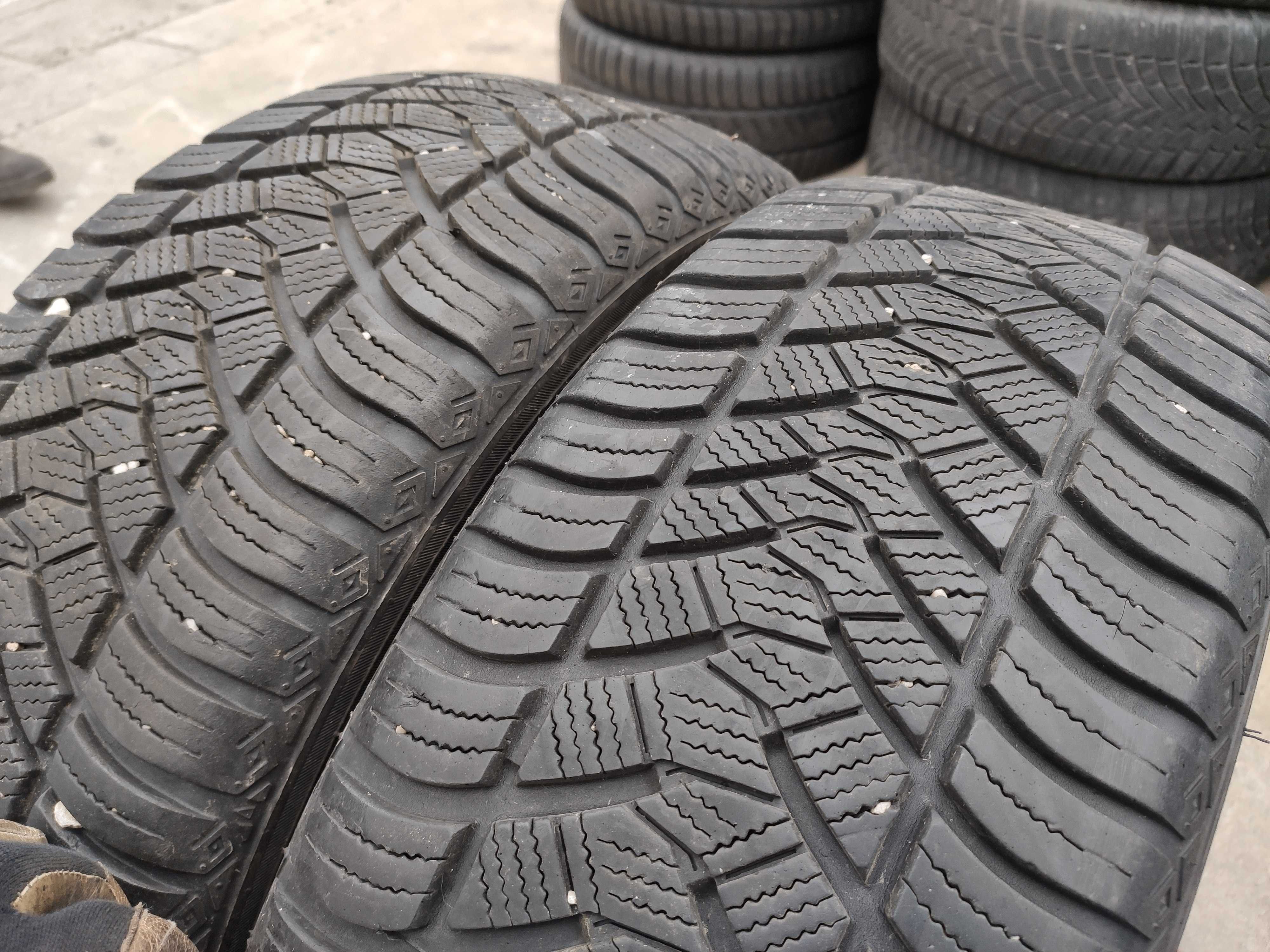 2бр Всесезонни Гуми 215 55 18 - Maxxis
