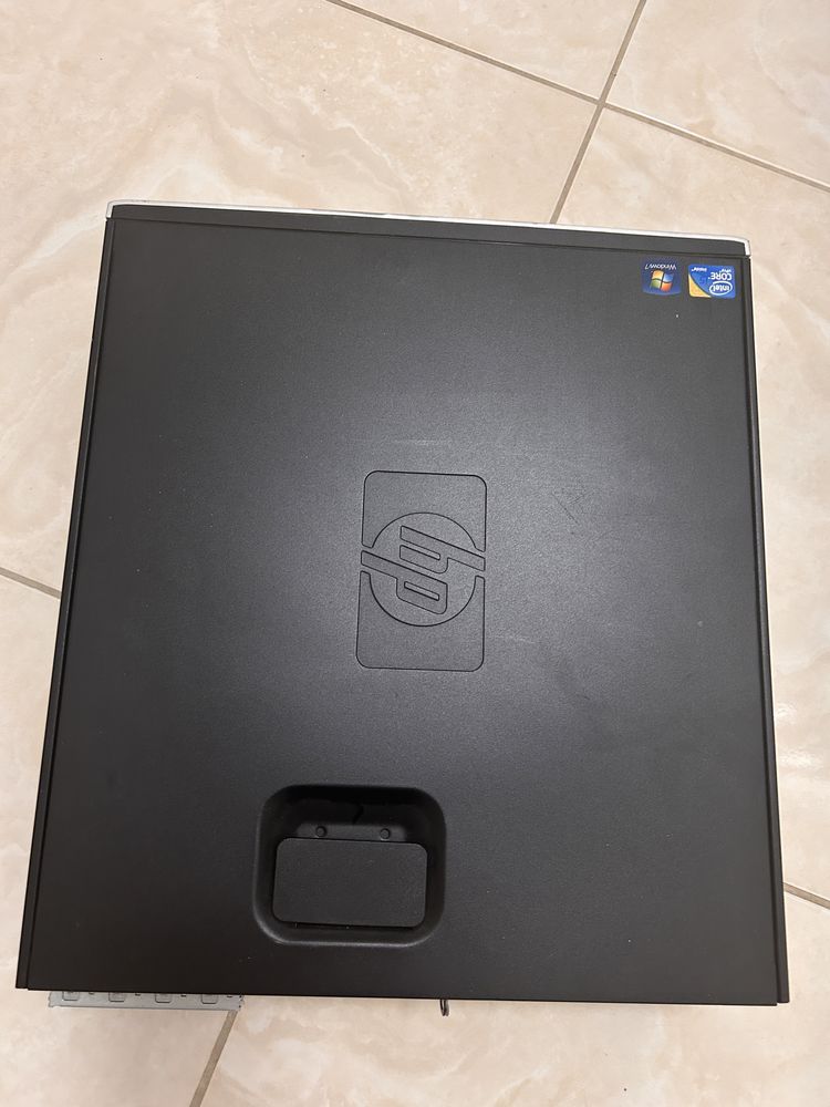Компютър HP черен