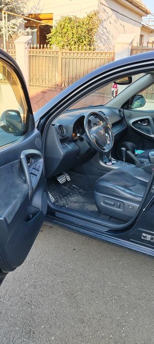 Vand sau schimb Toyota Rav4 2011 2.2 Diesel Automată