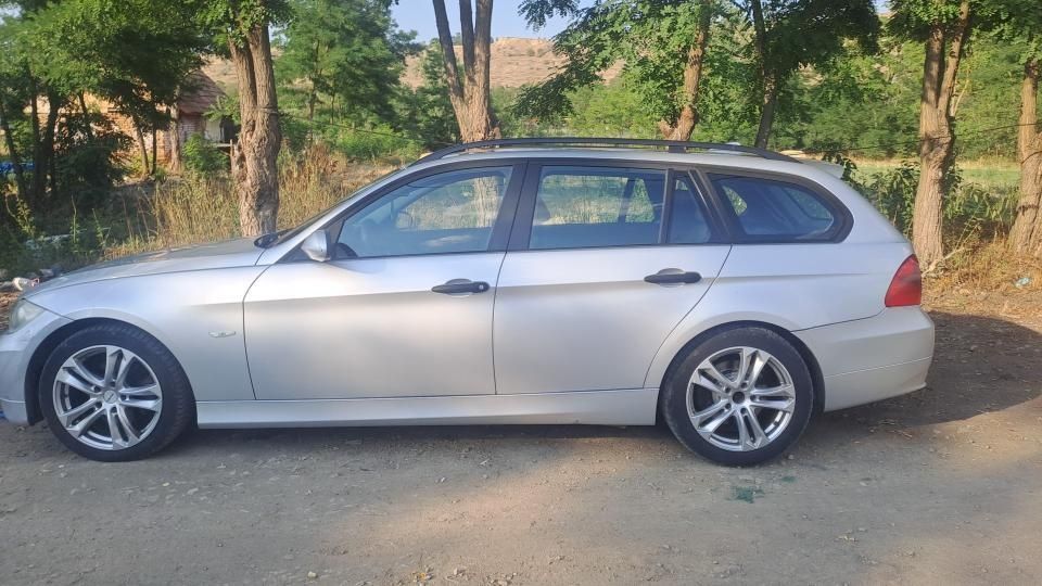 Vând bmw e91 sau dezmembrez