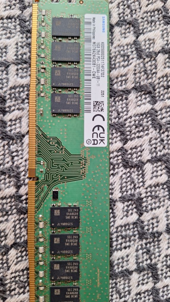 Продам оперативной памяти Samsung ddr4 16gb 3200