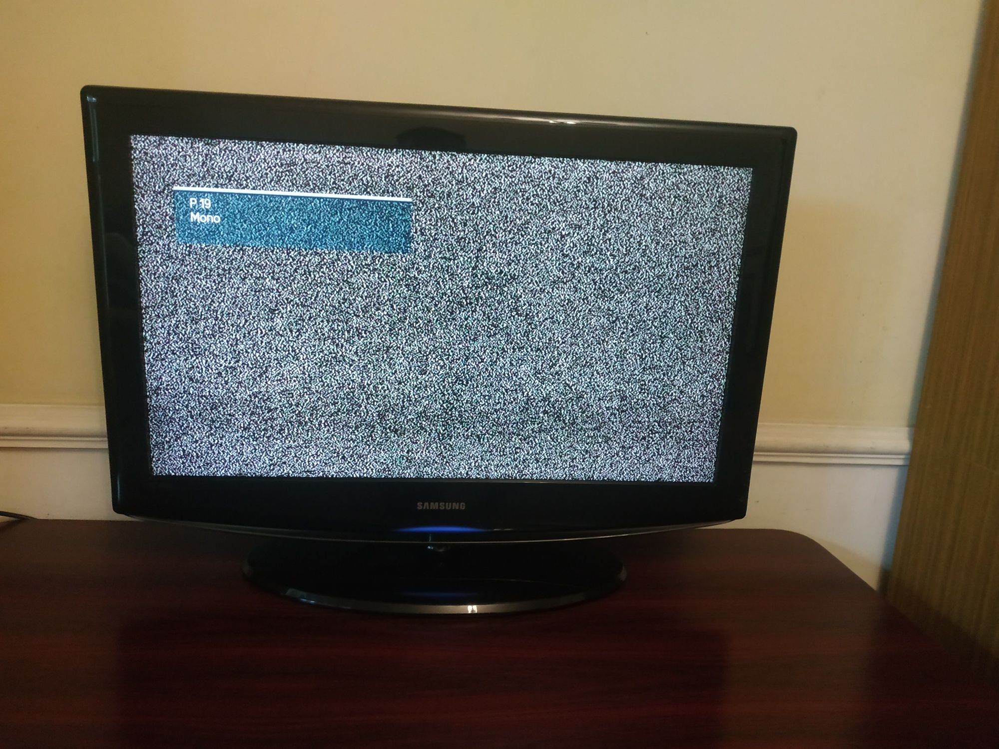 Samsung LCD HD TV 32"