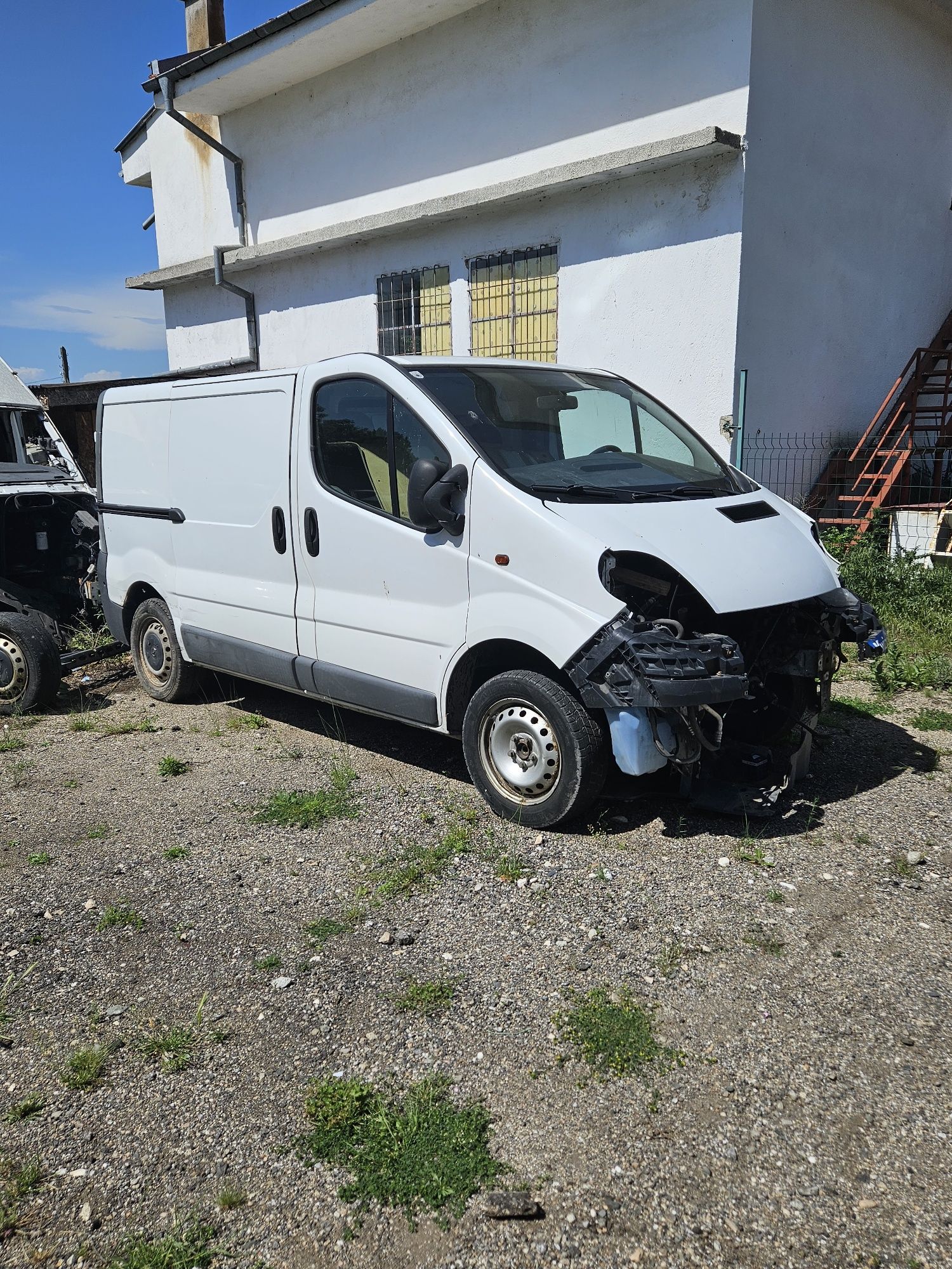 Opel Vivaro На части