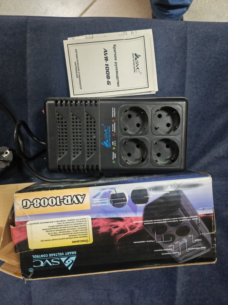 Стабилизатор напряжения SVC AVR-1008-G