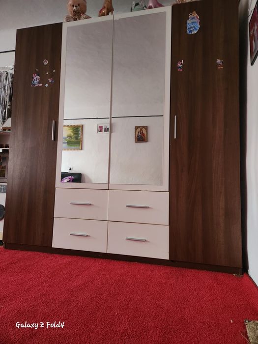 Vând șifonier mare