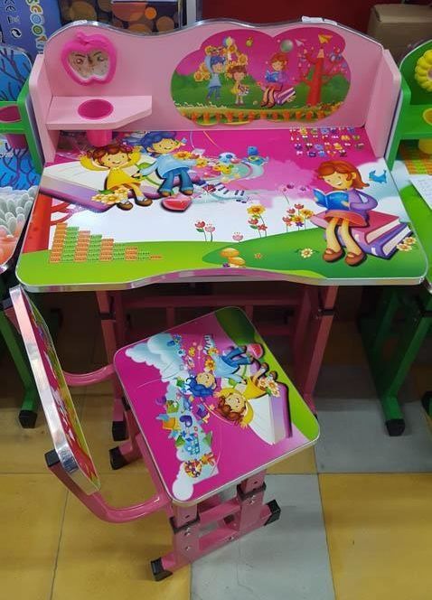 Birou roz pentru copii,diferite culori si modele Reduceri